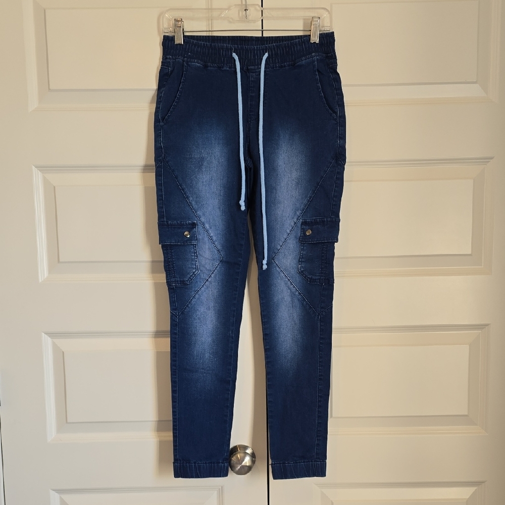 Stylish Blue Women's Ankle Jeans